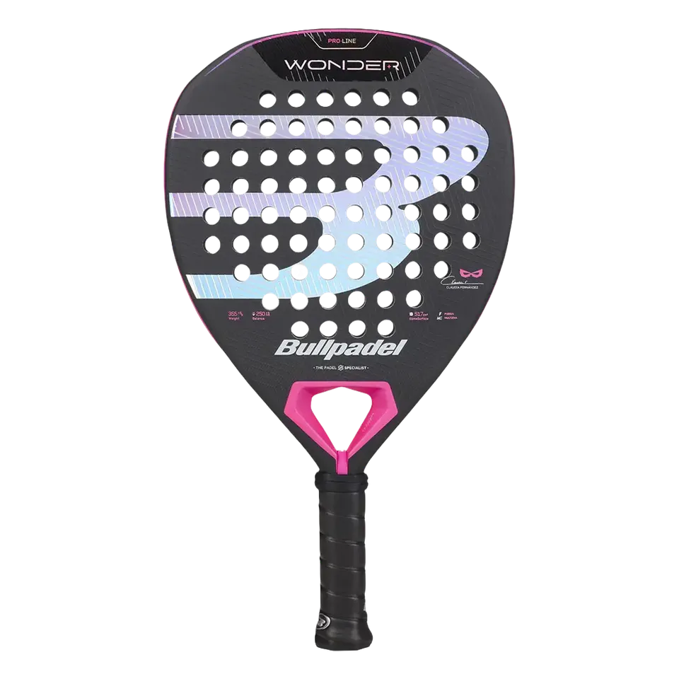 Pala de pádel Bullpadel Wonder 2027 (Claudia Fernández)